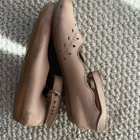 Adelina and Co shoes - Picture 2 of 4